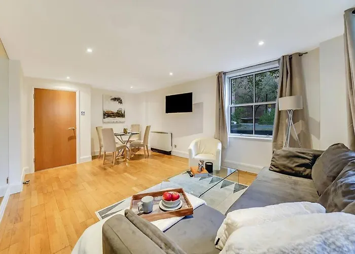 Spacious 1 Bedroom Apt Near Marble Arch